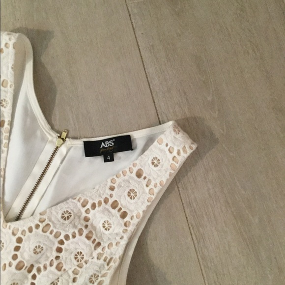 🆕 ABS crochet off white dress 👗 - Picture 5 of 6